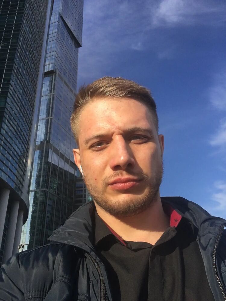  38993265  Stanislav, 29 ,    
