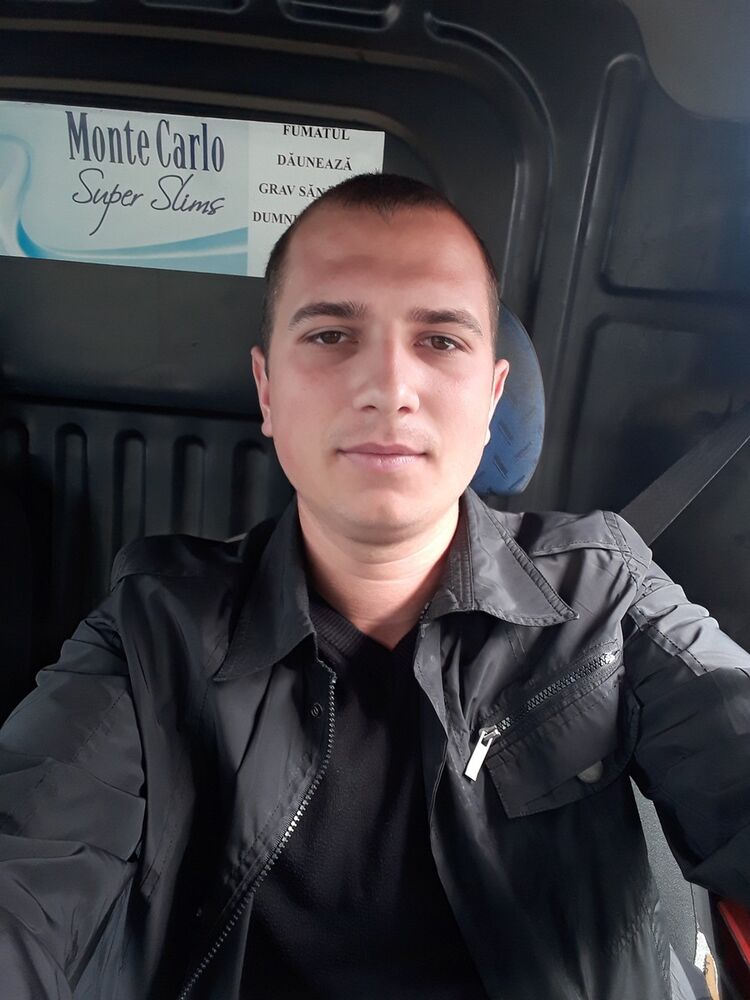  ,   Dan, 32 ,   ,   , c 