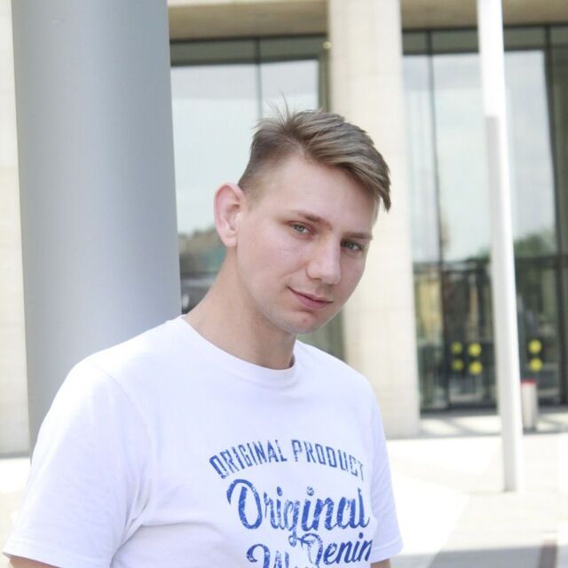  42790595  Valentin, 25 ,    -
