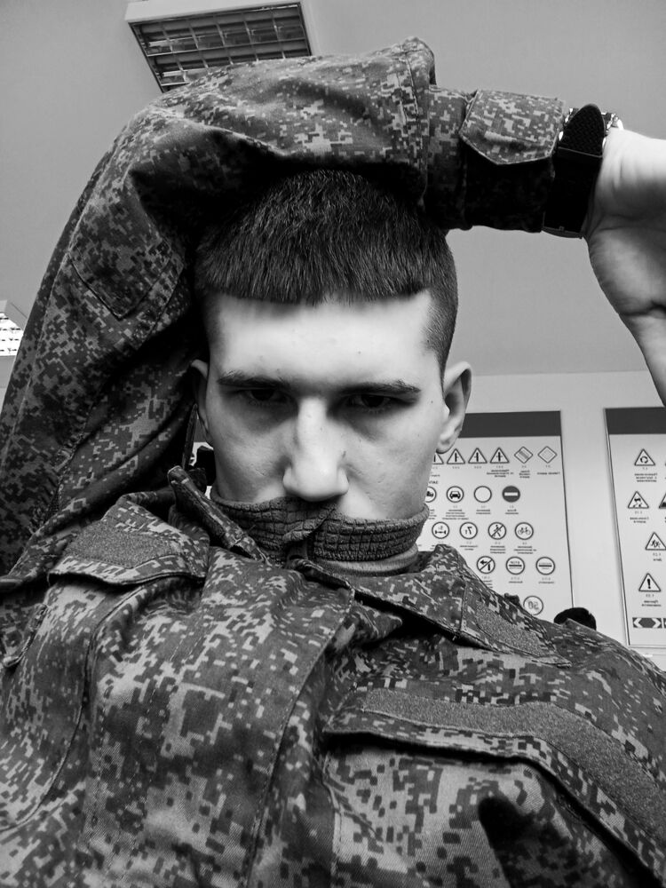  ,   Konstantin, 19 ,   ,   