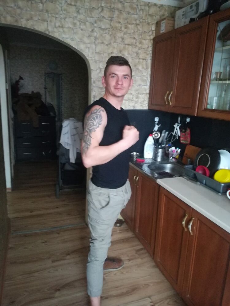  ,   Aleksandrs, 33 ,   ,   , c 