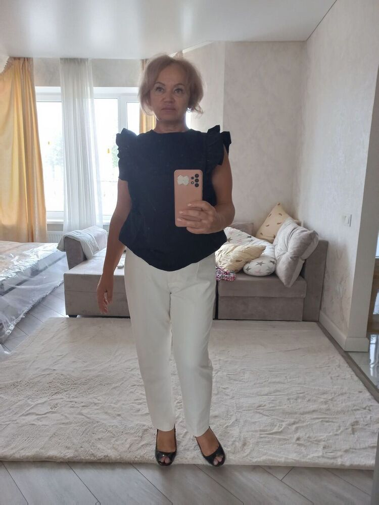  53005465  Larisa, 53 ,    