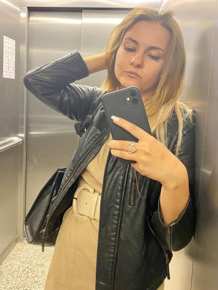  -,   Elena, 27 ,   ,   , c 
