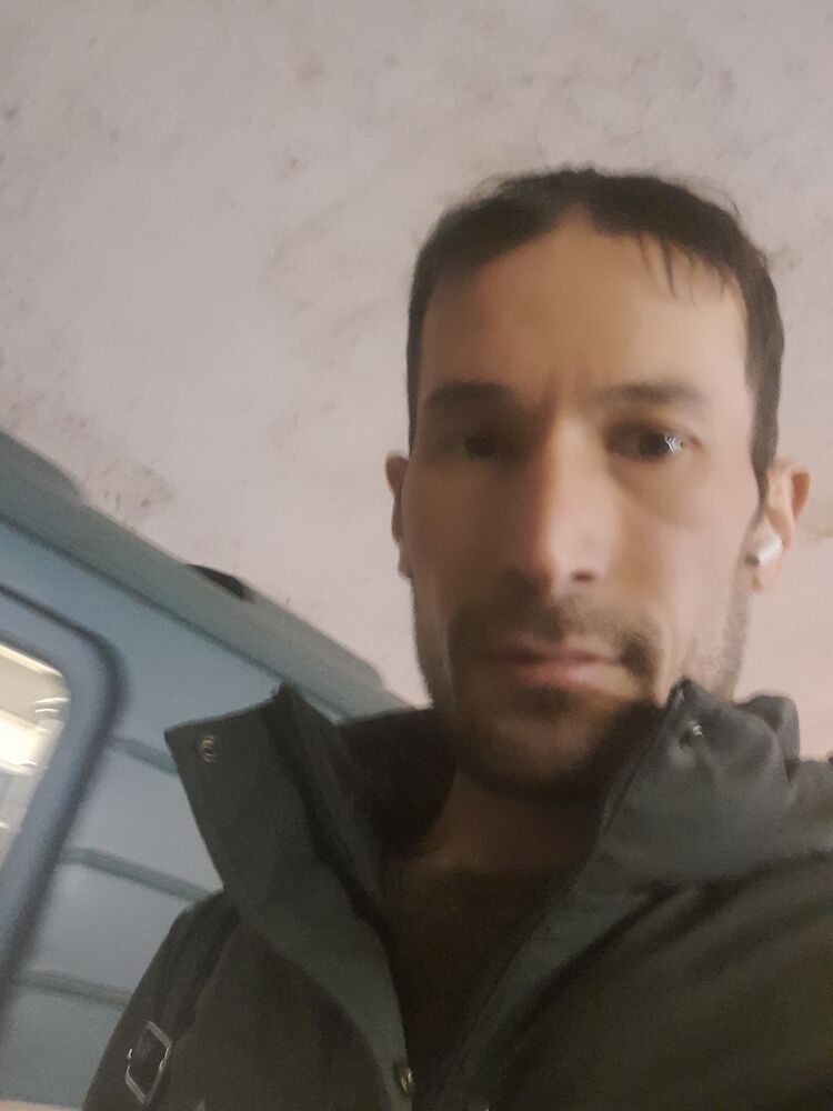  33331495  Komron, 30 ,    
