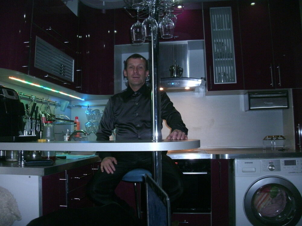  8703715  Oleg, 59 ,    