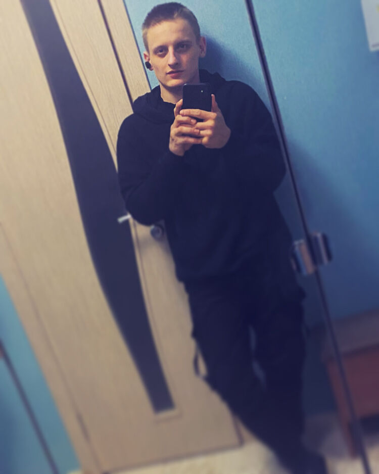  34614845  Vadim, 26 ,    