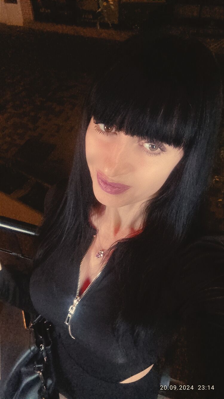  --,   Valentina, 41 ,  