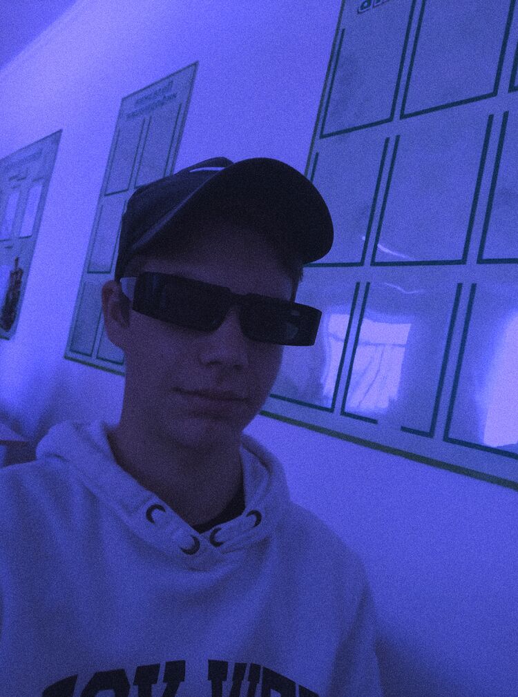  31414205  Arseny, 20 ,    