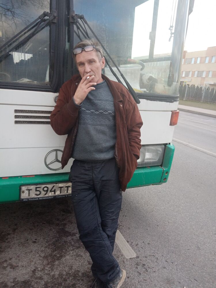  50045435  , 52 ,    