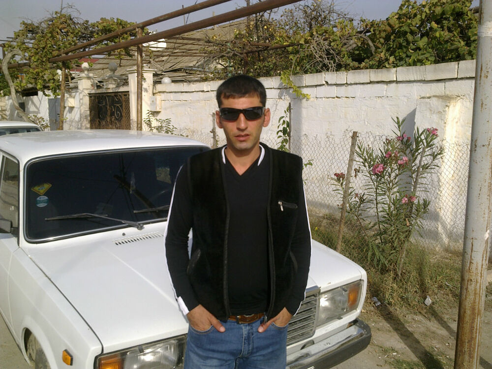  4439565  Teymur, 44 ,    