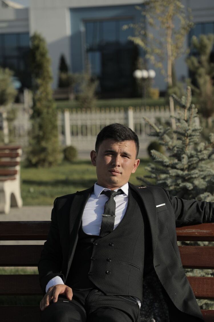  42344725  Ali, 26 ,    