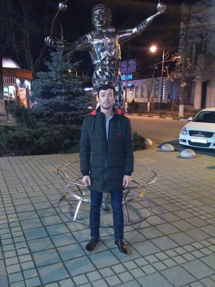  15426165  Firdavs, 35 ,    