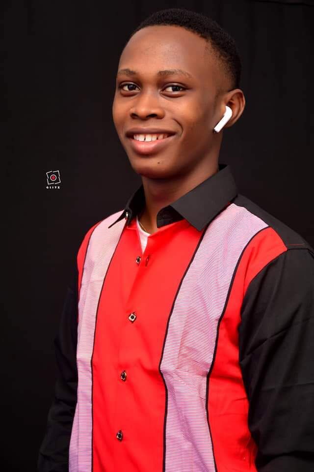  30983445  Sam, 26 ,    Lagos
