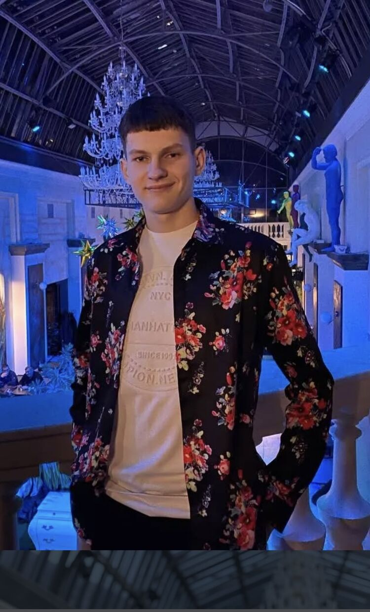  Praha,   Viktor, 21 ,   ,   