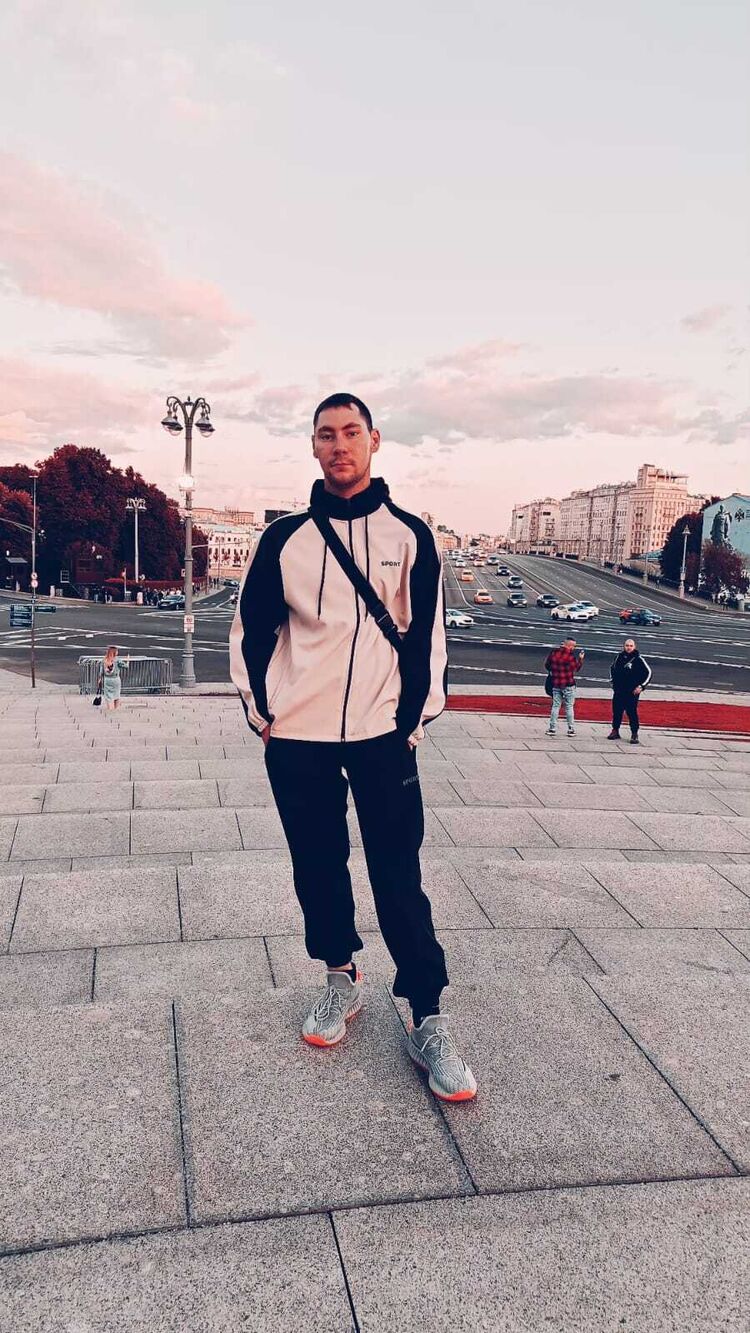  37712375  Oleg, 21 ,    