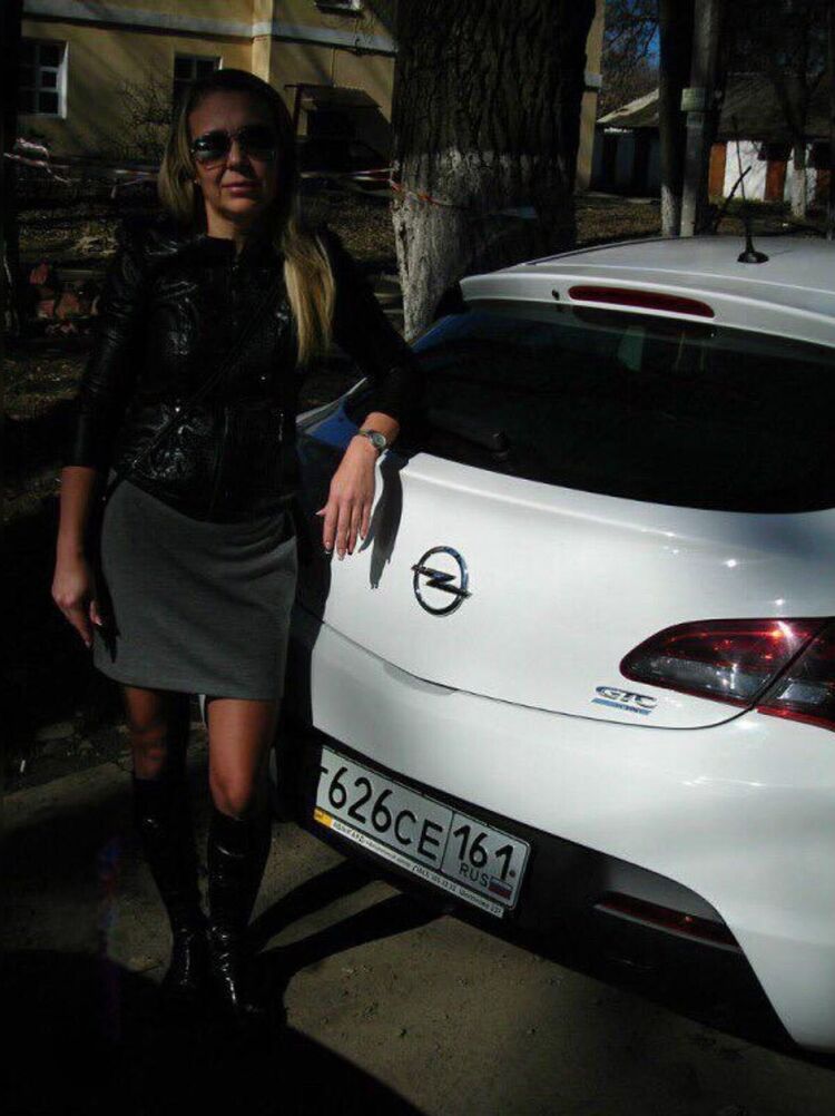  54829385  Ylia, 48 ,    --