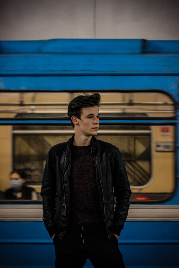 ���� 21851145 ����� T_A_Y, 24 ����, ���� ���������� � ��������