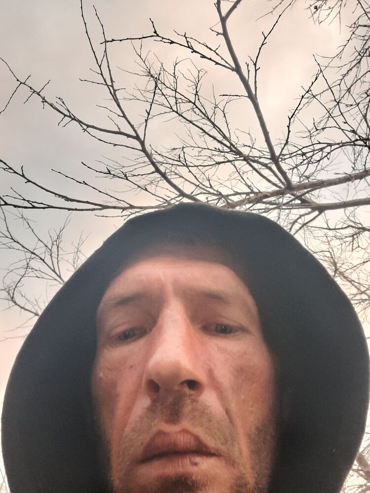  ,   Serjiu, 43 ,   , c , 