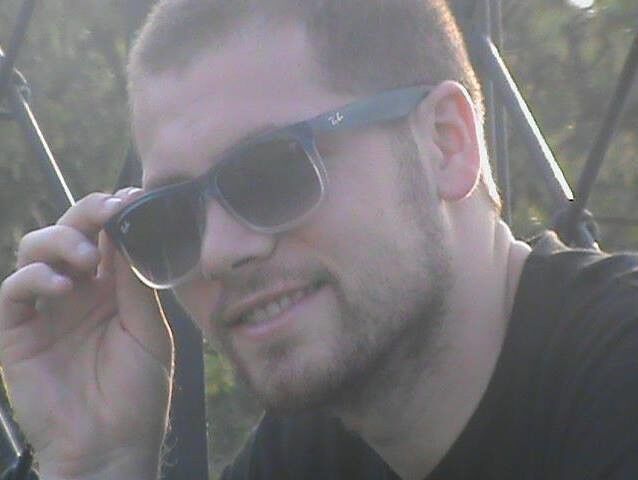 ���� 4225915 ������� Smiling king, 37 ���, ���� ���������� � �������