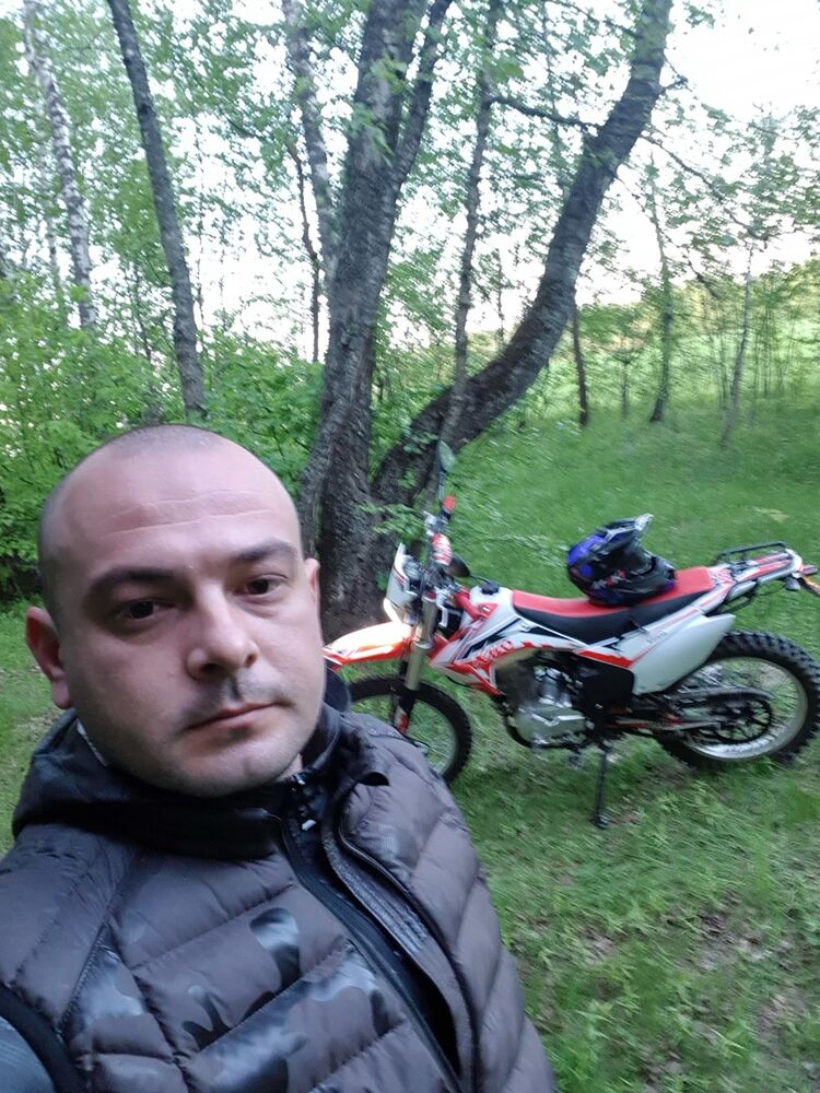  18499305  , 39 ,    