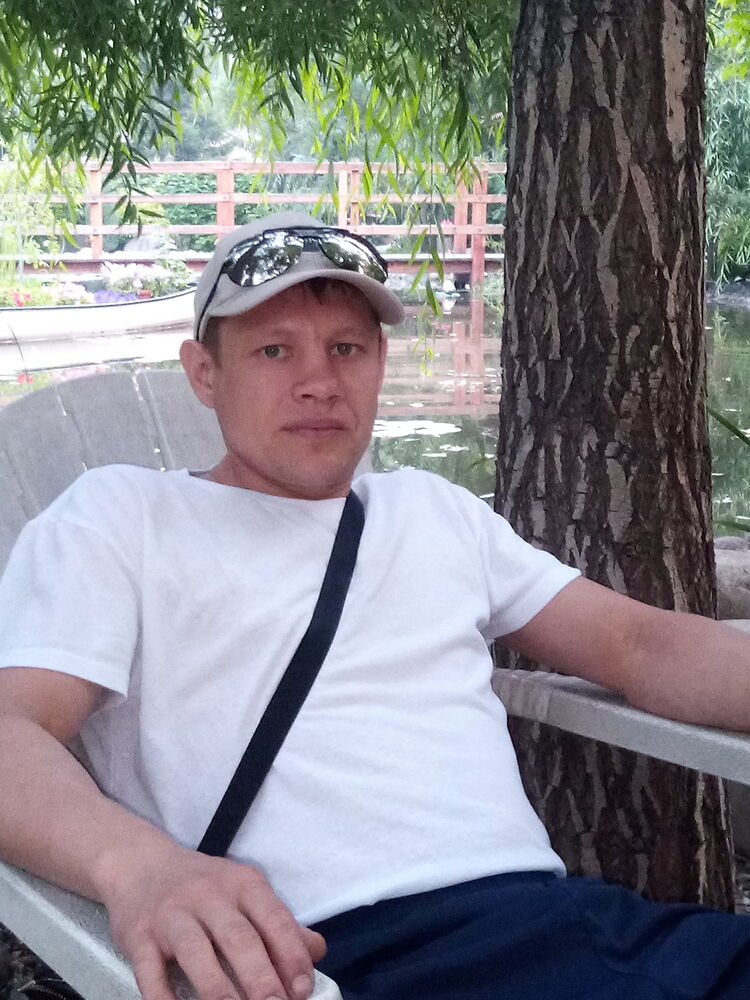  39683755  Viktor, 42 ,    