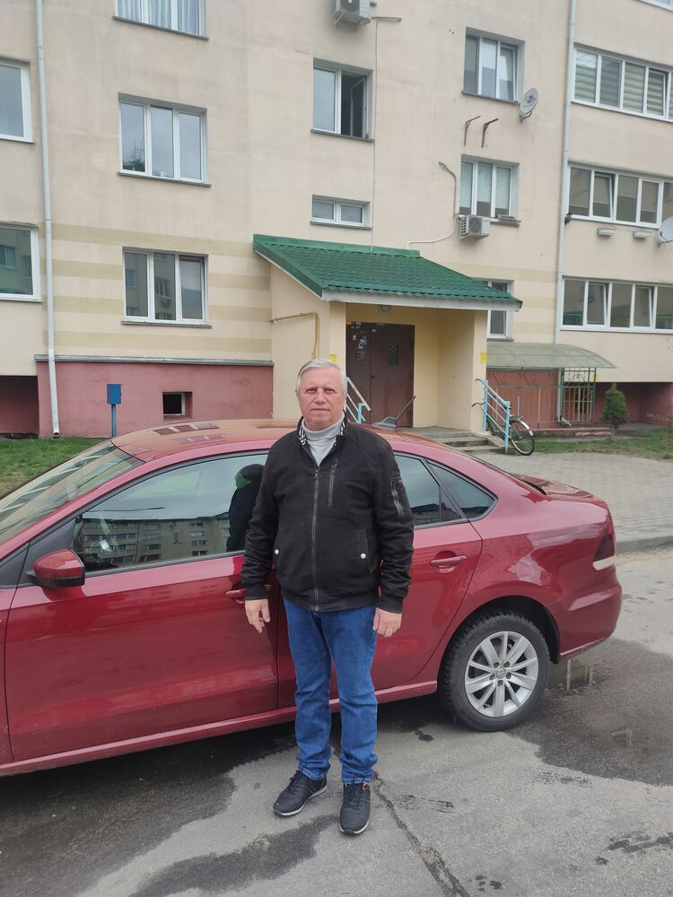  42346465  Viktor, 65 ,    