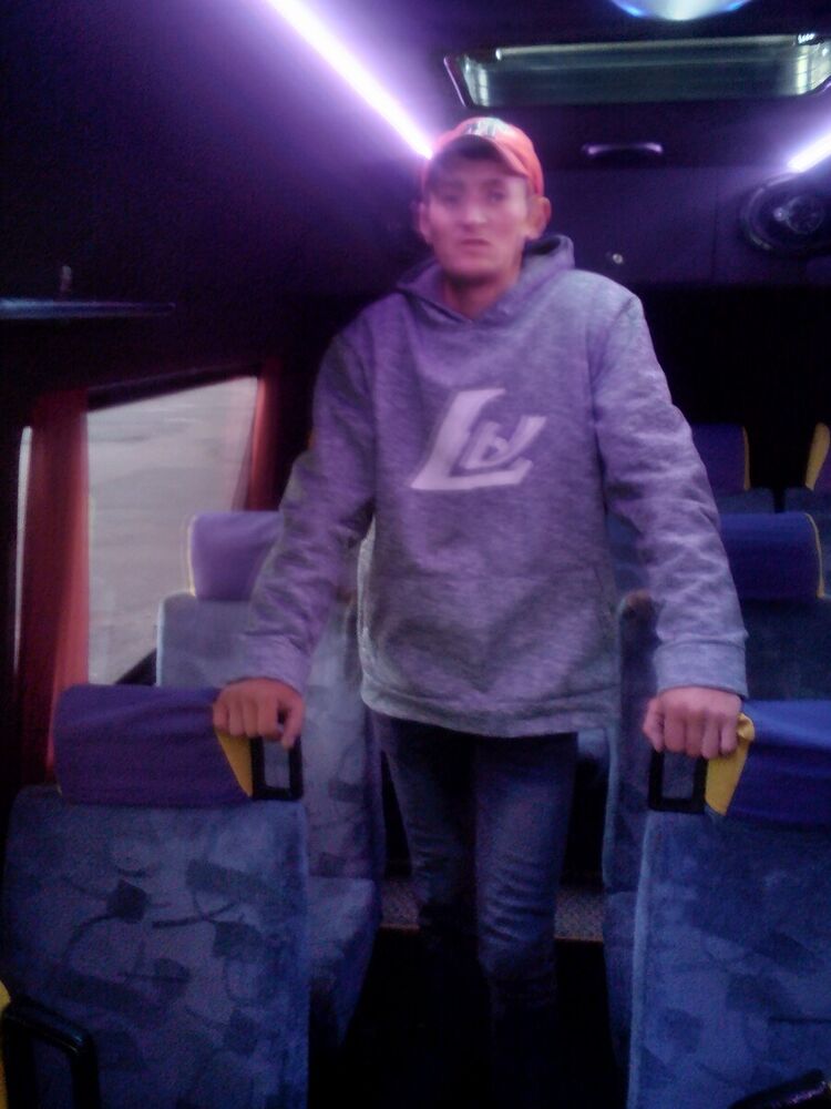  22296705  Denis, 35 ,    