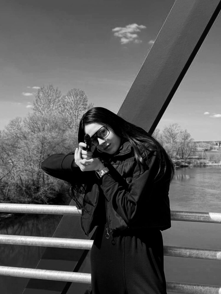  51625375  Admiralova, 19 ,    