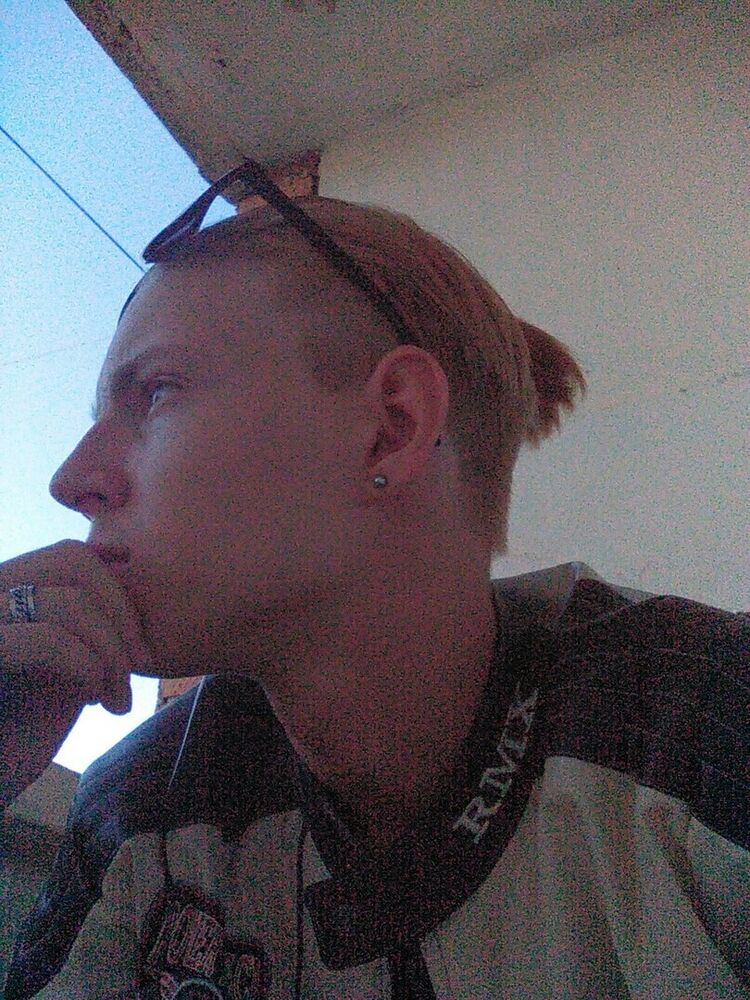  19303055  Artem, 25 ,    
