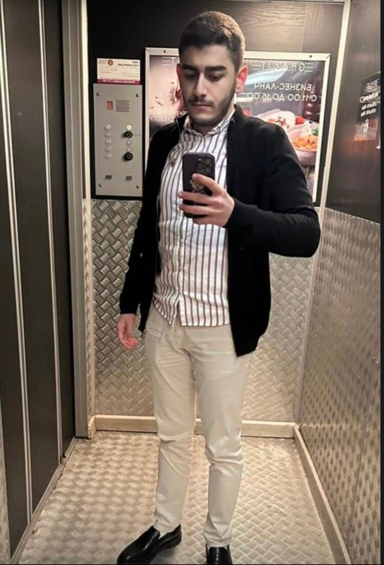  40477735  , 26 ,    