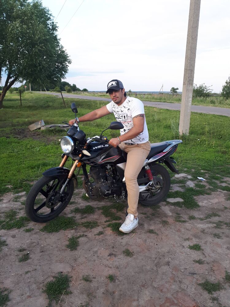  28865555  Amir, 37 ,    