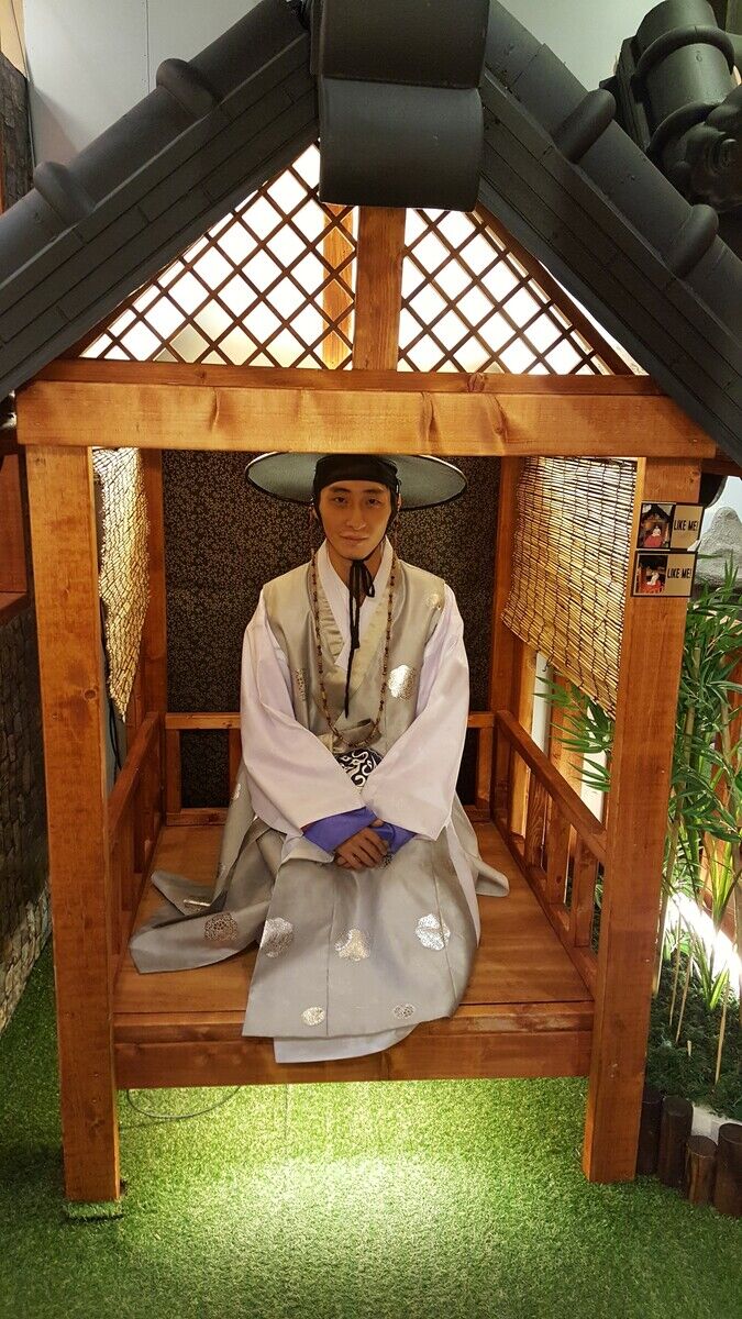  20500225  Edward, 34 ,    Ansan
