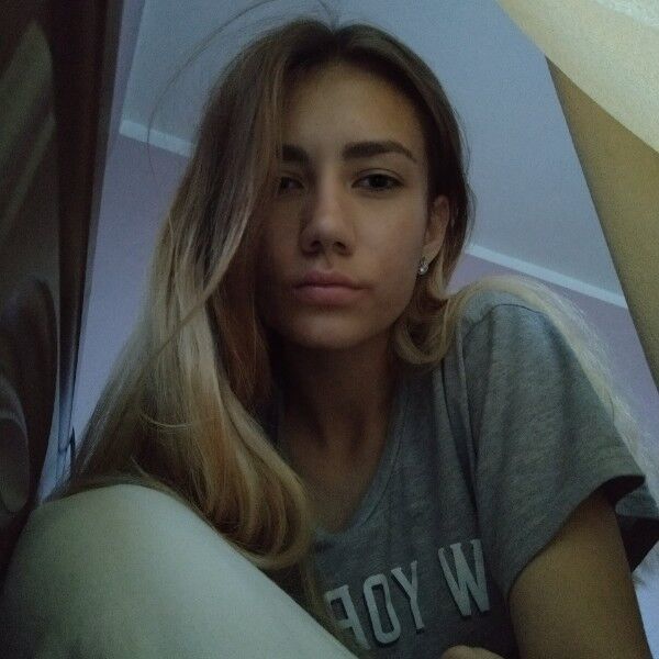  ,   Elli, 24 ,   ,   , c 