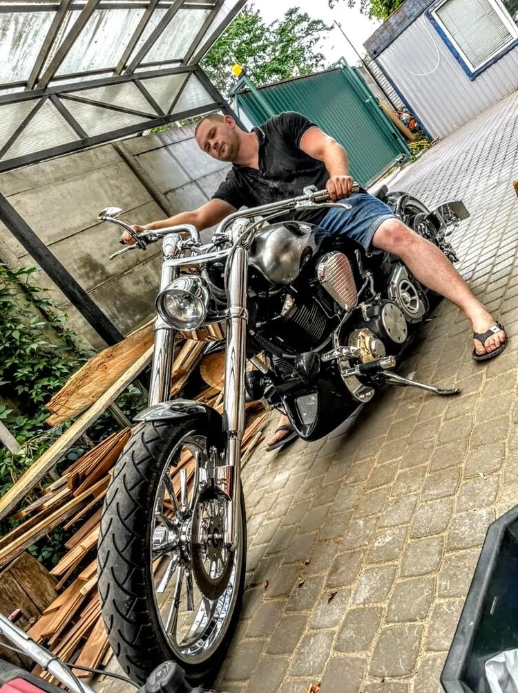  27610315  , 28 ,    -