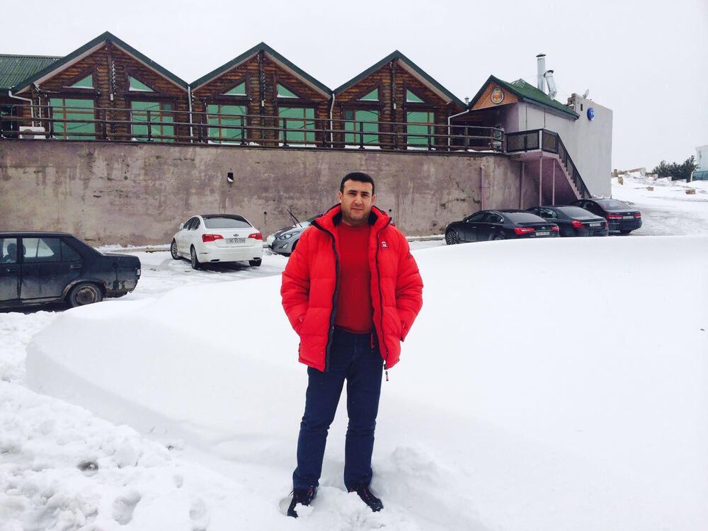  25938155  Murad, 53 ,    