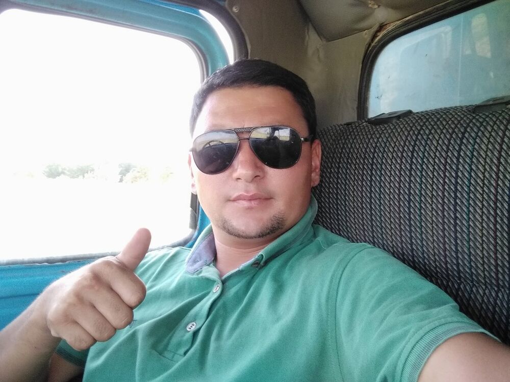  18241555  Bekzat, 34 ,    