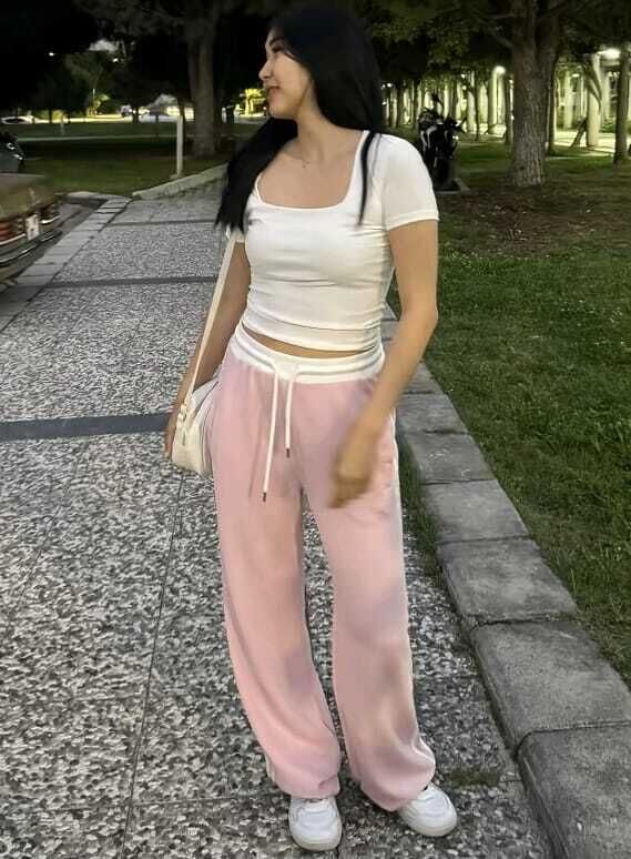  54768045  Aida, 27 ,    