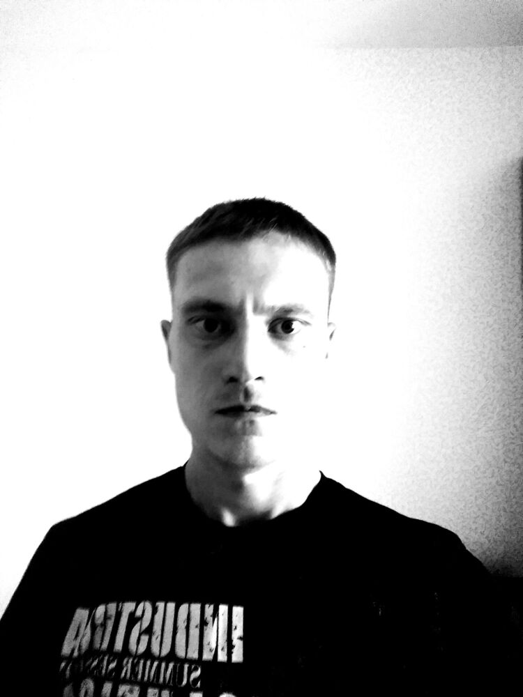  32748785  Pavel, 31 ,    