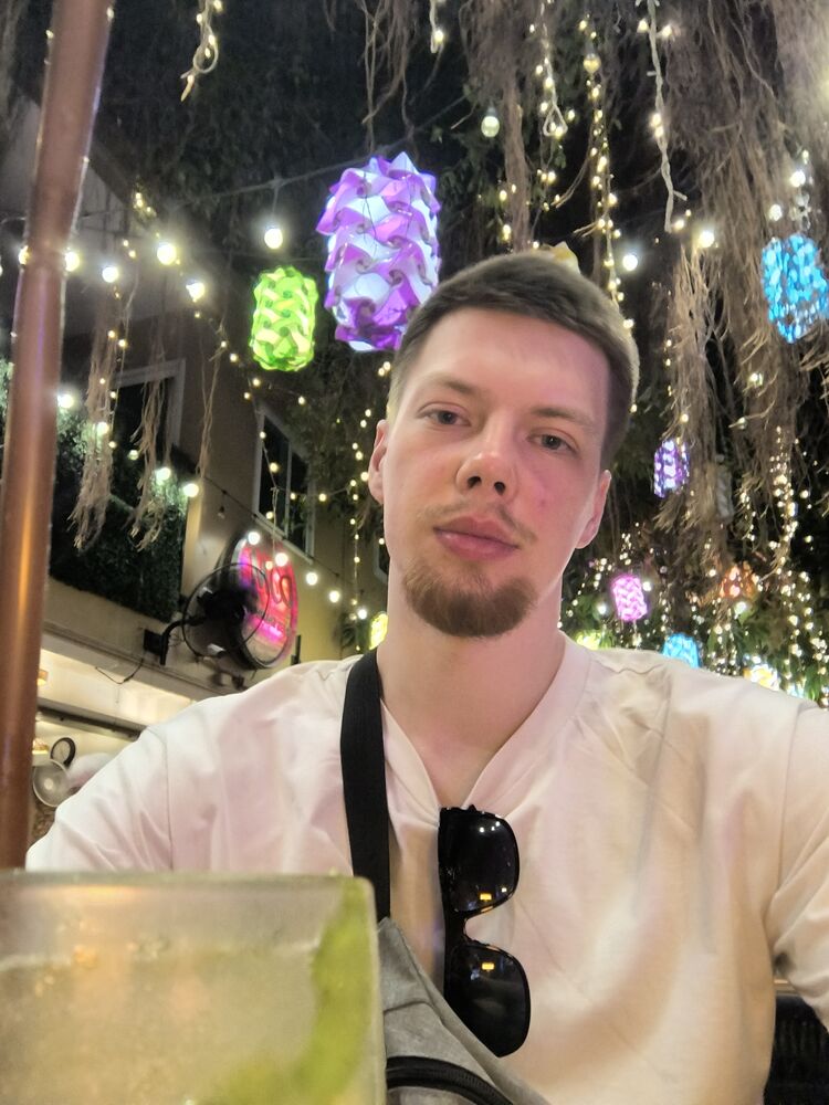  54697685  , 28 ,    -