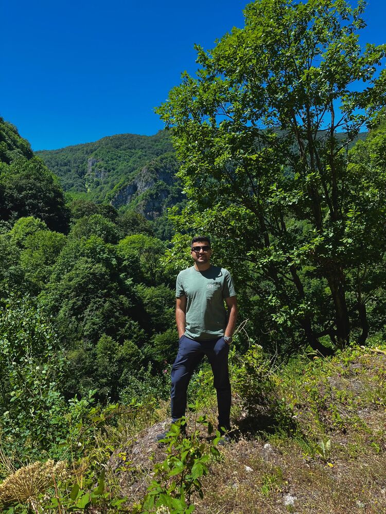  44000225  Alper, 36 ,    