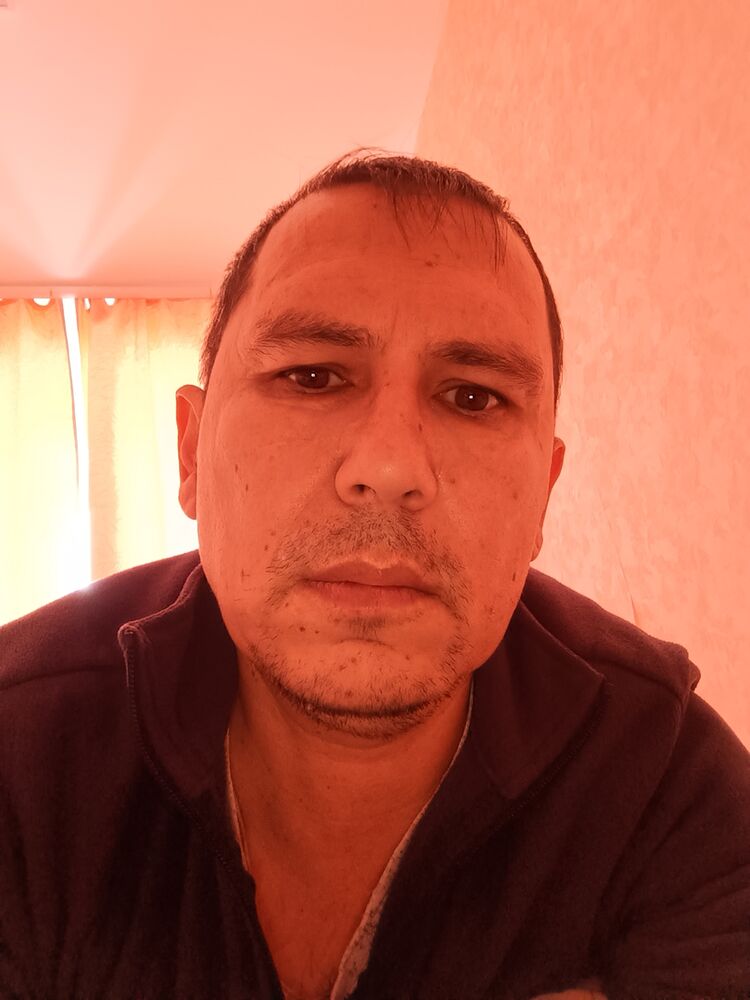  ,   Alex, 37 ,   ,   