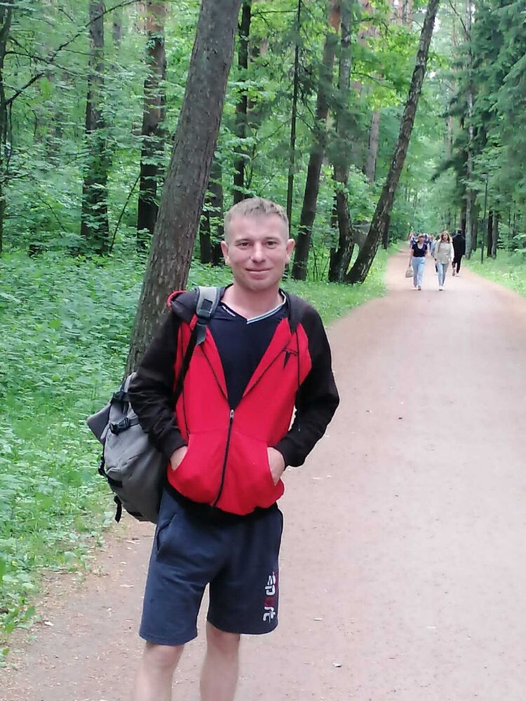  ,   Yury, 40 ,   ,   , c 