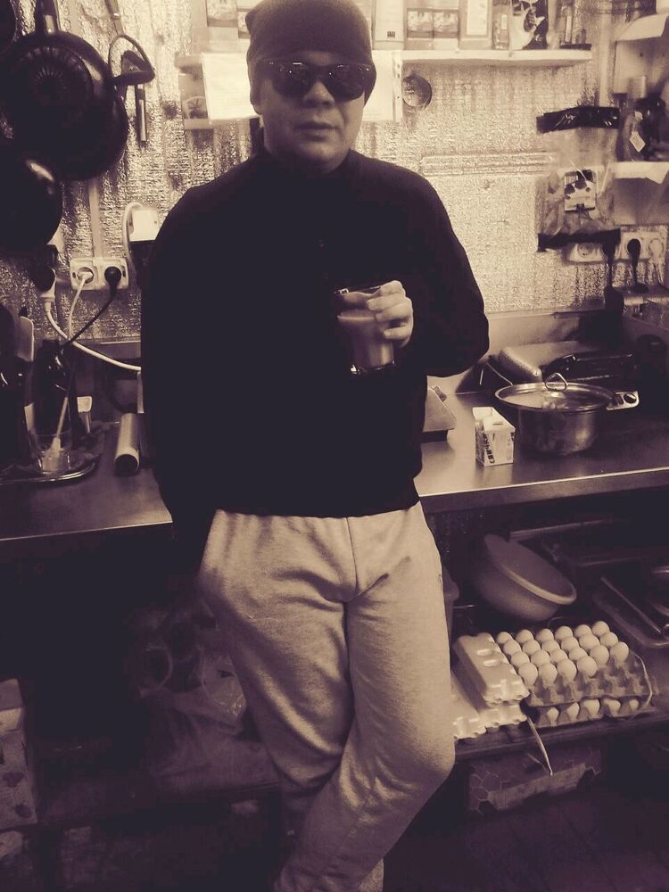  44144845  Yurli, 39 ,    