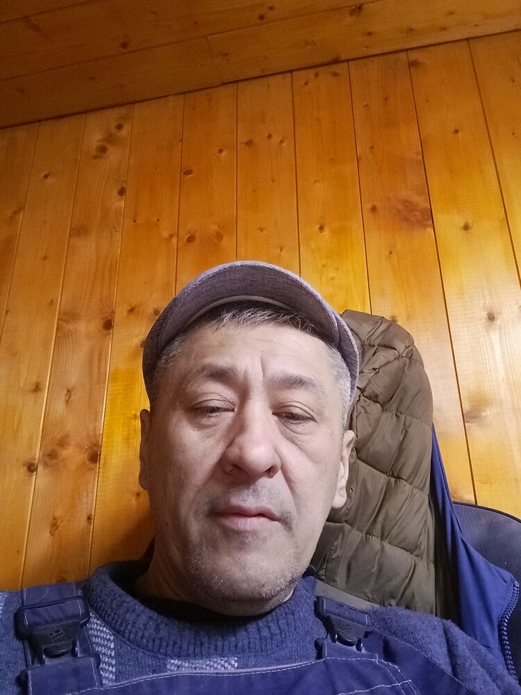  46107115  Ravshan, 49 ,    