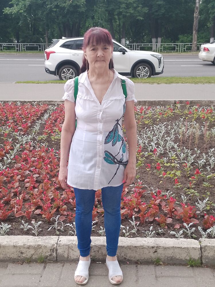  52371875  Olga, 62 ,    