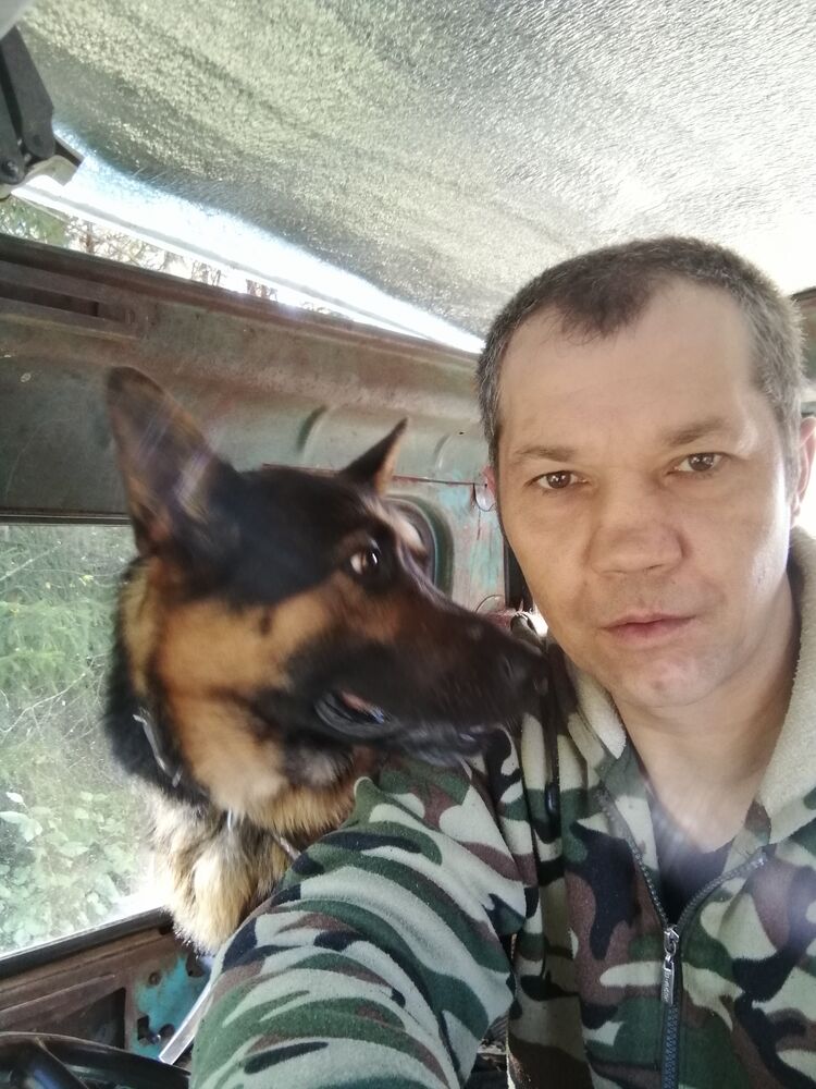  ,   Viktor, 37 ,   ,   