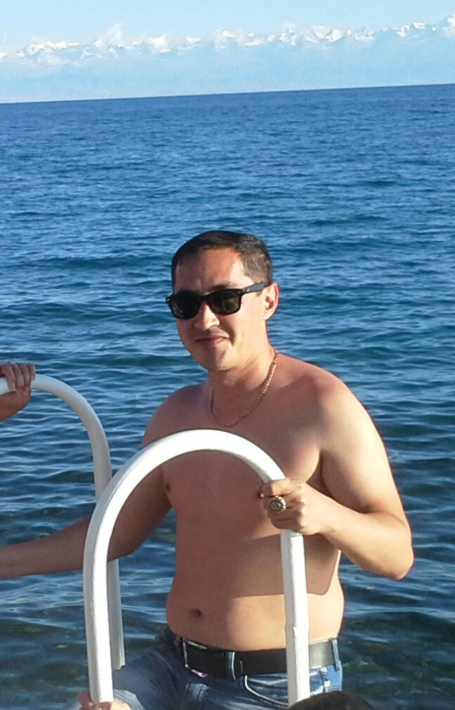  5413415  Viktor, 48 ,    