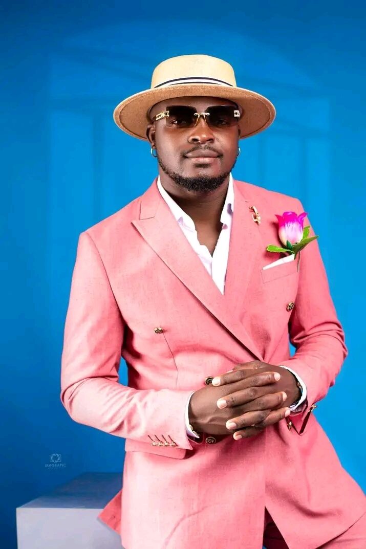  54405995  Dannick eba, 40 ,    