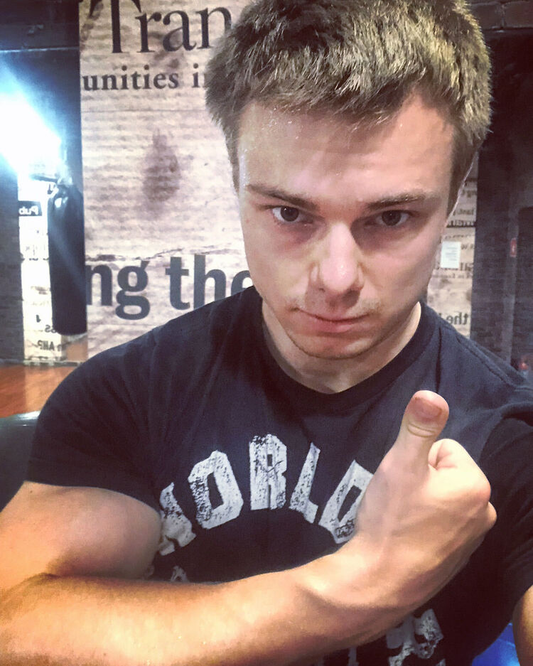  ,   Arthur, 28 ,   ,   