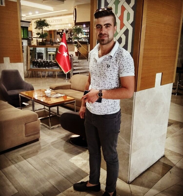  Kadikoy,   Hakan, 31 ,   ,   , c 